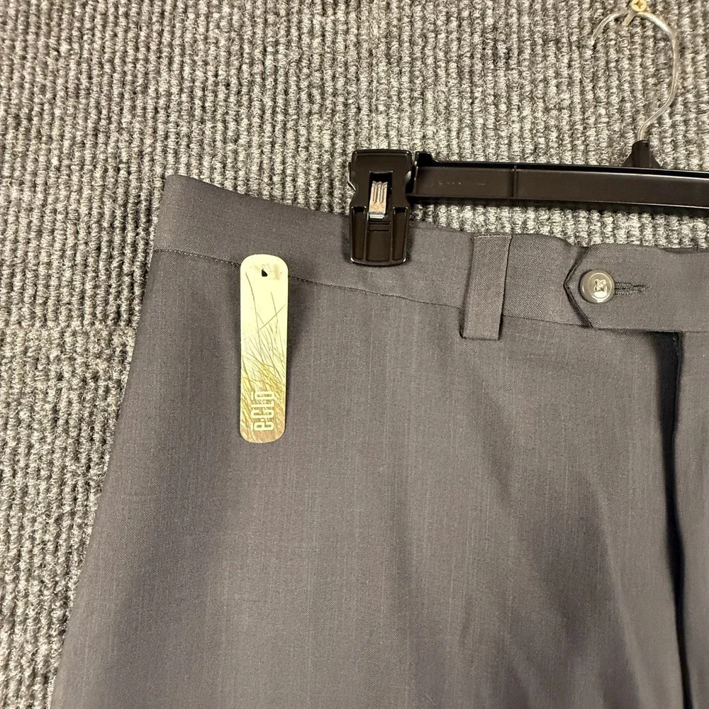 Haggar Mens 42x30 E-Clo Smart Fiber Dress Pants Medium Grey Repreve NWT